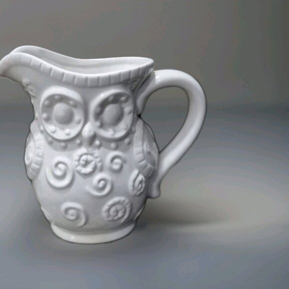 Vintage Pottery ceramic OWL Pitcher White Glazed 6" Tall Excellent condition - Picture 1 of 6